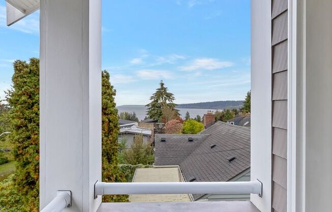 Stunning Modern Rental in North Beach, Seattle!