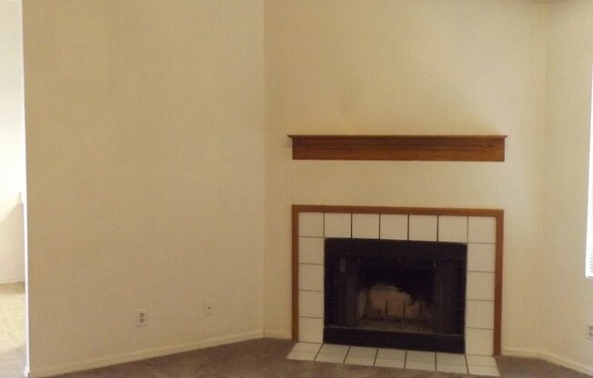 AVAILABLE NOW IN AHWATUKEE!!!