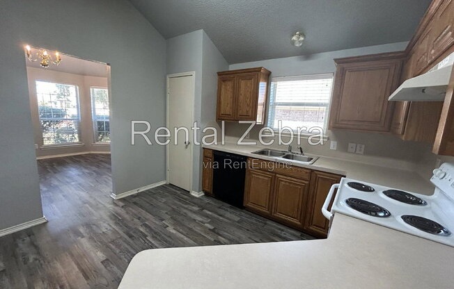3 beds, 2 baths, 1,616 sqft, $1,985
