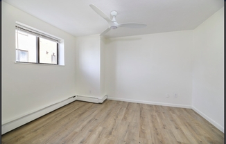 2 beds, 1 bath, $3,400, Unit 4