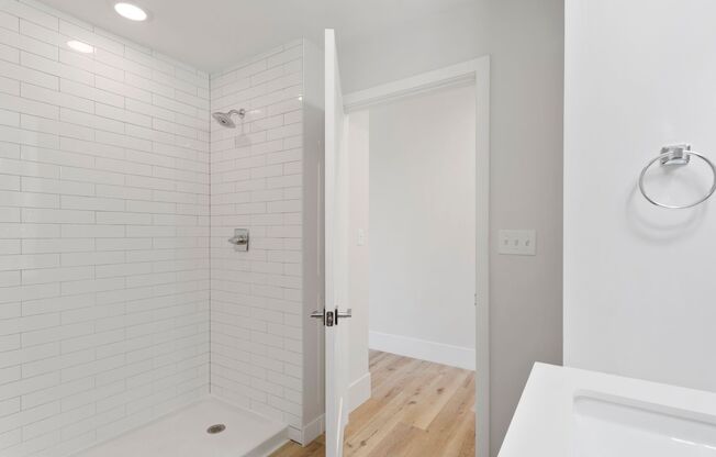 Studio, 1 bath, 360 sqft, $1,650, Unit 409