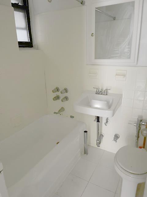 Studio, 1 bath, $2,295, Unit 3-D