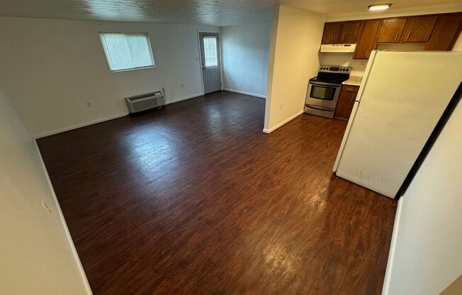 1 bed, 1 bath, 650 sqft, $800