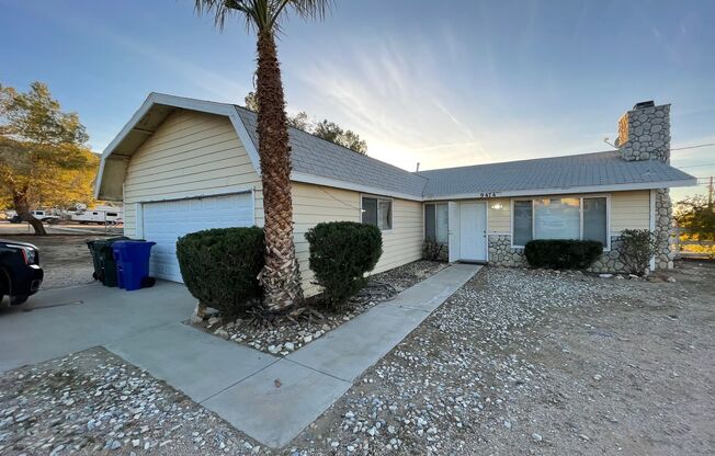 Apple Valley Home- 3 Bedrooms, 2 Bathroom's, Attached 2 Car Garage, Central Heat & Air, Large Livingroom