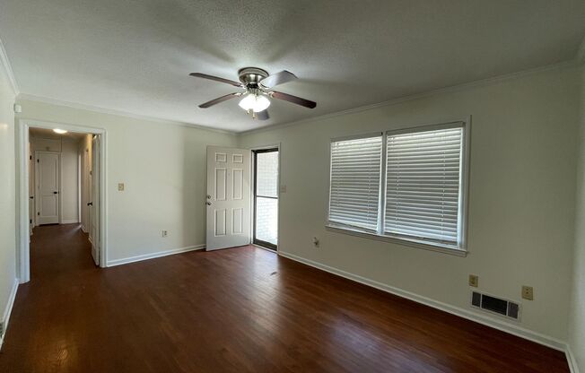 130 Derby Street | 3 BED 1.5 BATH CLOSE TO CAMPUS