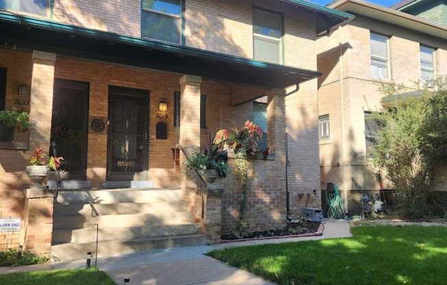 Long Realty & Property Management - Wonderful City Park Townhome