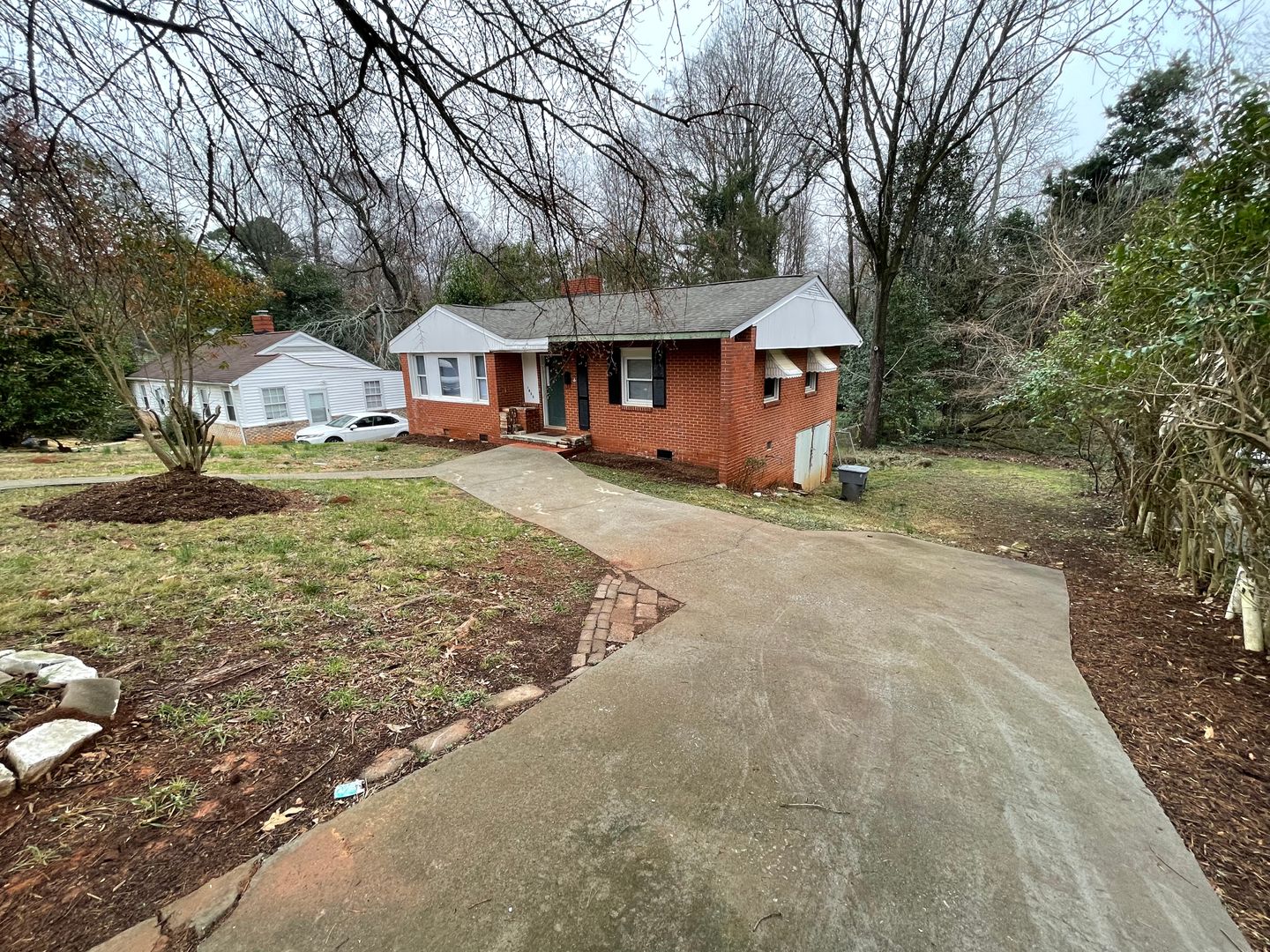 Charming 3 Bedroom Home Just Outside Uptown!