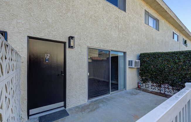 2 beds, 1.5 baths, $3,025, Unit Unit 12