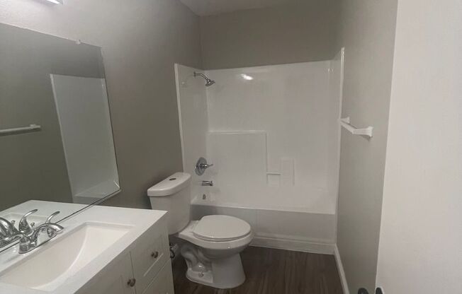 2 beds, 1 bath, 780 sqft, $1,750, Unit 232