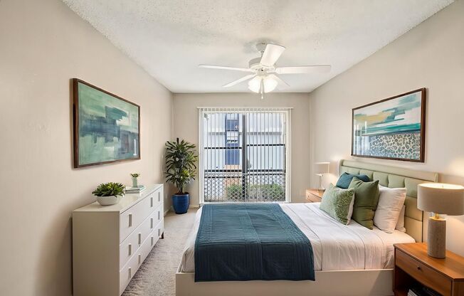 2 beds, 1.5 baths, 992 sqft, $1,350