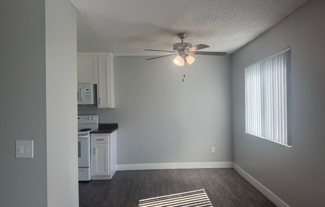 2 beds, 1.5 baths, 893 sqft, $2,345, Unit H22