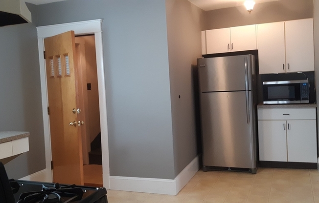 172 WAVERLEY AVE