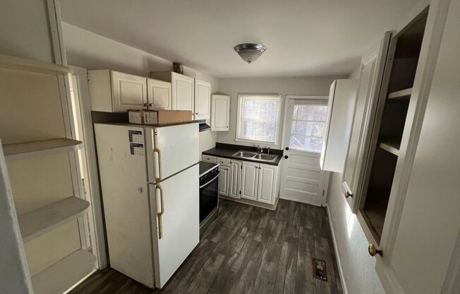 Charming 3-Bedroom Single Family Home – Modern Upgrades & Prime Location!
