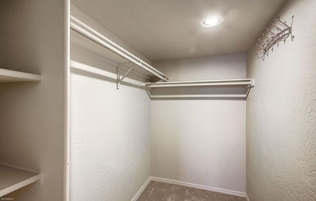 2 beds, 2 baths, $1,795, Unit UNIT 2007