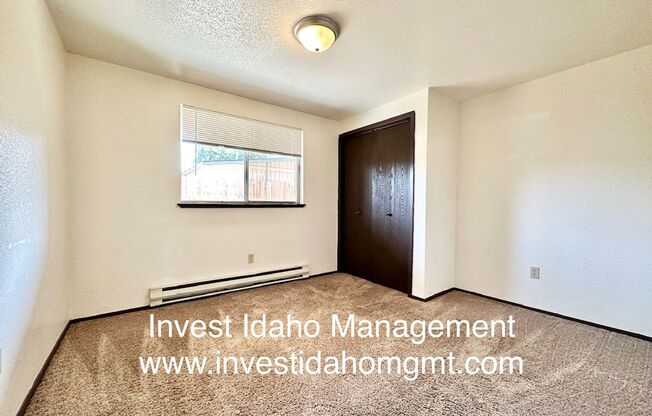 2 beds, 1 bath, $1,195