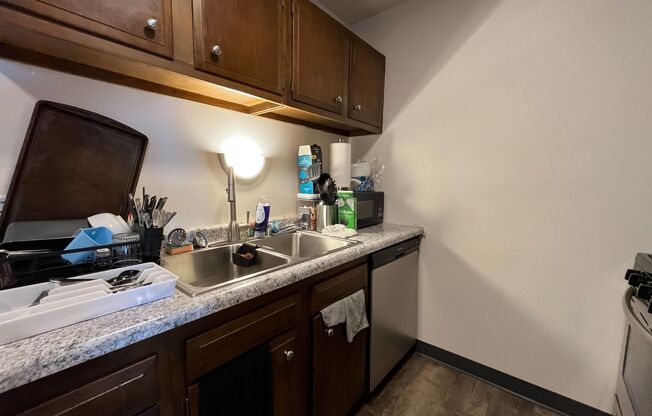 1 bed, 1 bath, $1,095, Unit 53