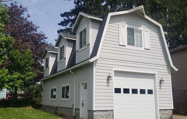 Charming Apartment in Forest Grove Near the University