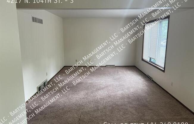 4217 N 104 ST