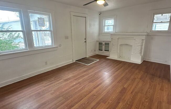 Cute 2 bed 1 bath Home