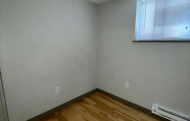 Studio, 1 bath, 350 sqft, $950, Unit 513Cath-B