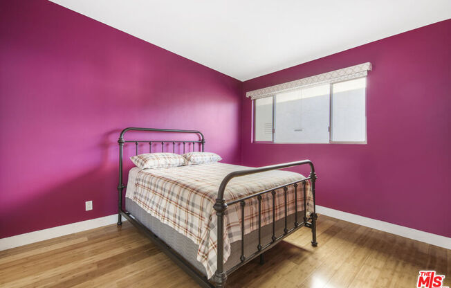 2245 SILVER RDG AVE