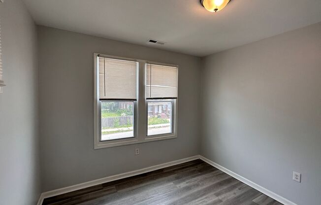 2 beds, 1 bath, 1,000 sqft, $995, Unit 1739 Central Ave - Unit 2F