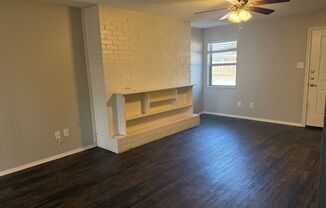 2 beds, 1 bath, $1,355, Unit 811 McClenny Dr. #M04