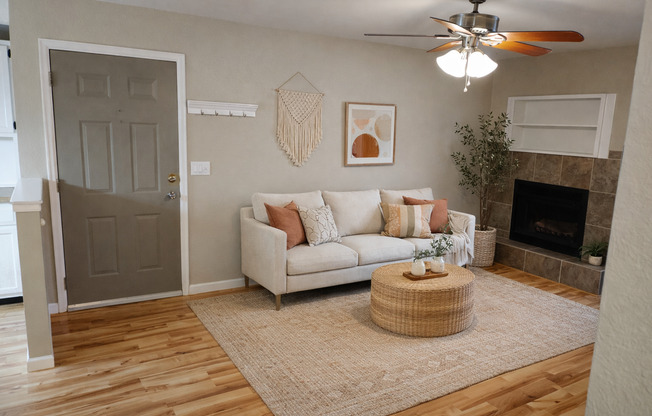 Great 2 bedroom single level townhome in quiet neighborhood