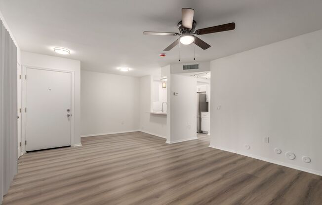 1 bed, 1 bath, 680 sqft, $1,200, Unit 307