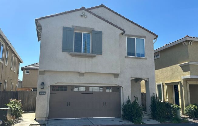 4 Bedroom 2.5 bath in Natomas
