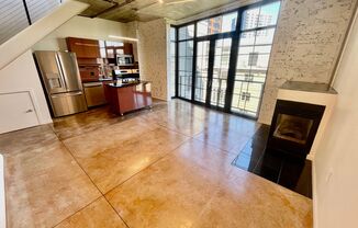 Sleek and Sophisticated: Upscale 1-Bdrm/2bath Condo in the Pearl With Cityscape Views!