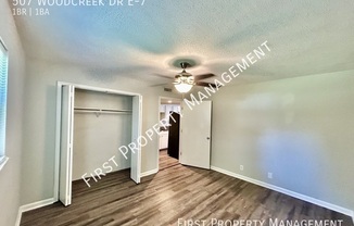 507 WOODCREEK DR