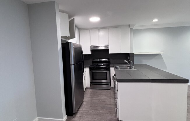 7531 Hampton Ave 2nd