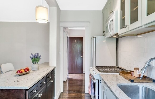 21 Westbourne Ter Apt 1A