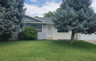 Fruita 3 Bedroom 2 Bath Home with Fenced yard