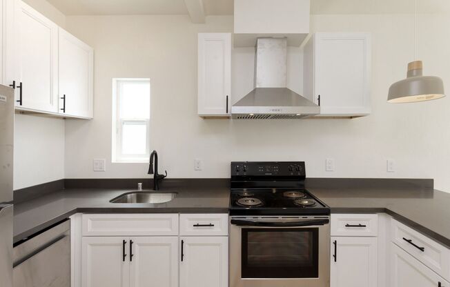 2 beds, 1 bath, 650 sqft, $2,795, Unit 201