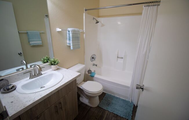 2 beds, 2 baths, 810 sqft, $2,875, Unit F-7