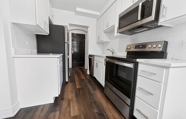 Studio, 1 bath, 450 sqft, $1,495, Unit 002