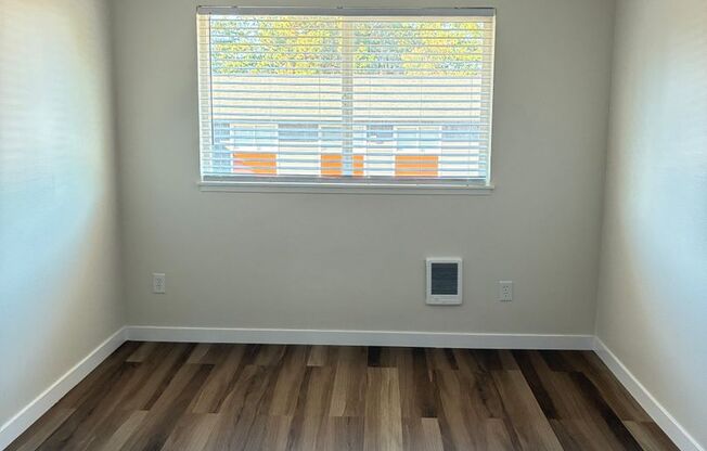 2 beds, 1 bath, 860 sqft, $1,699, Unit E-08