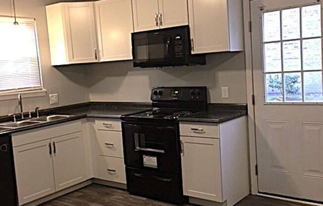 2 beds, 1.5 baths, 1,050 sqft, $1,425, Unit 505-A SH