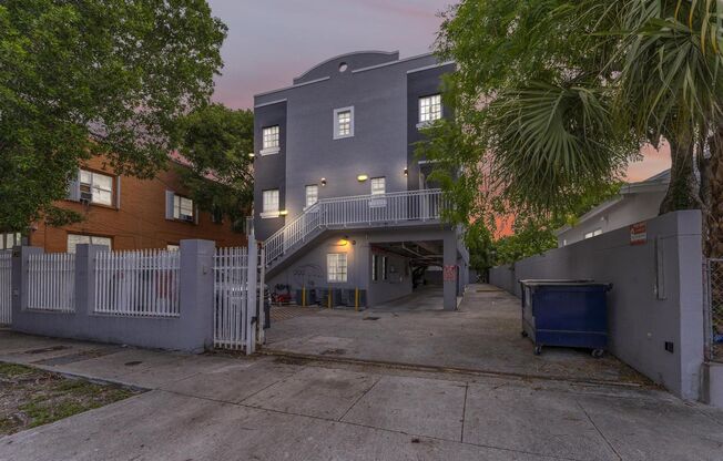 1 bed, 1.5 baths, 693 sqft, $1,950, Unit 208