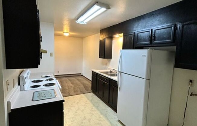 2 beds, 1 bath, $1,825