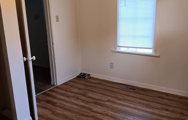 2 beds, 1 bath, $1,000