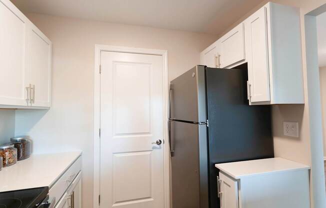Kitchen at Grand Rapids Apartments | Hidden Lakes Apartments in Grand Rapids MI