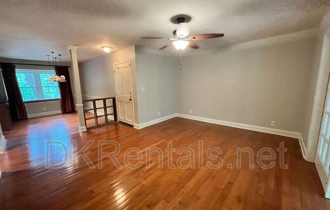 82 MONTRE SQ NW