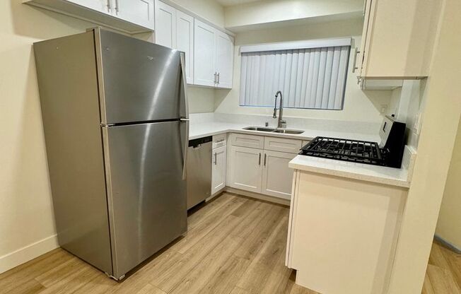 2 beds, 1 bath, 3,200 sqft, $3,195, Unit 6