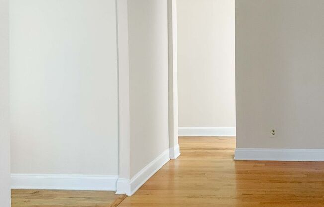 1 bed, 1 bath, 645 sqft, $1,795, Unit 3525.5-1S