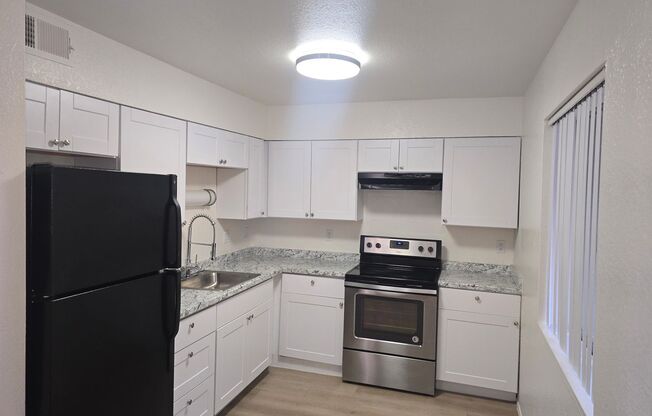 2 beds, 1 bath, 880 sqft, $1,195, Unit 315