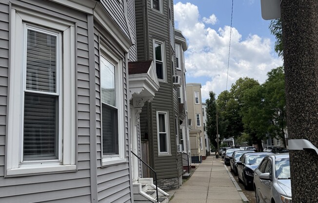 24 HOWELL ST