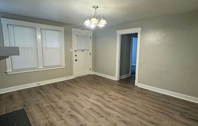 2 beds, 1 bath, 100 sqft, $1,050